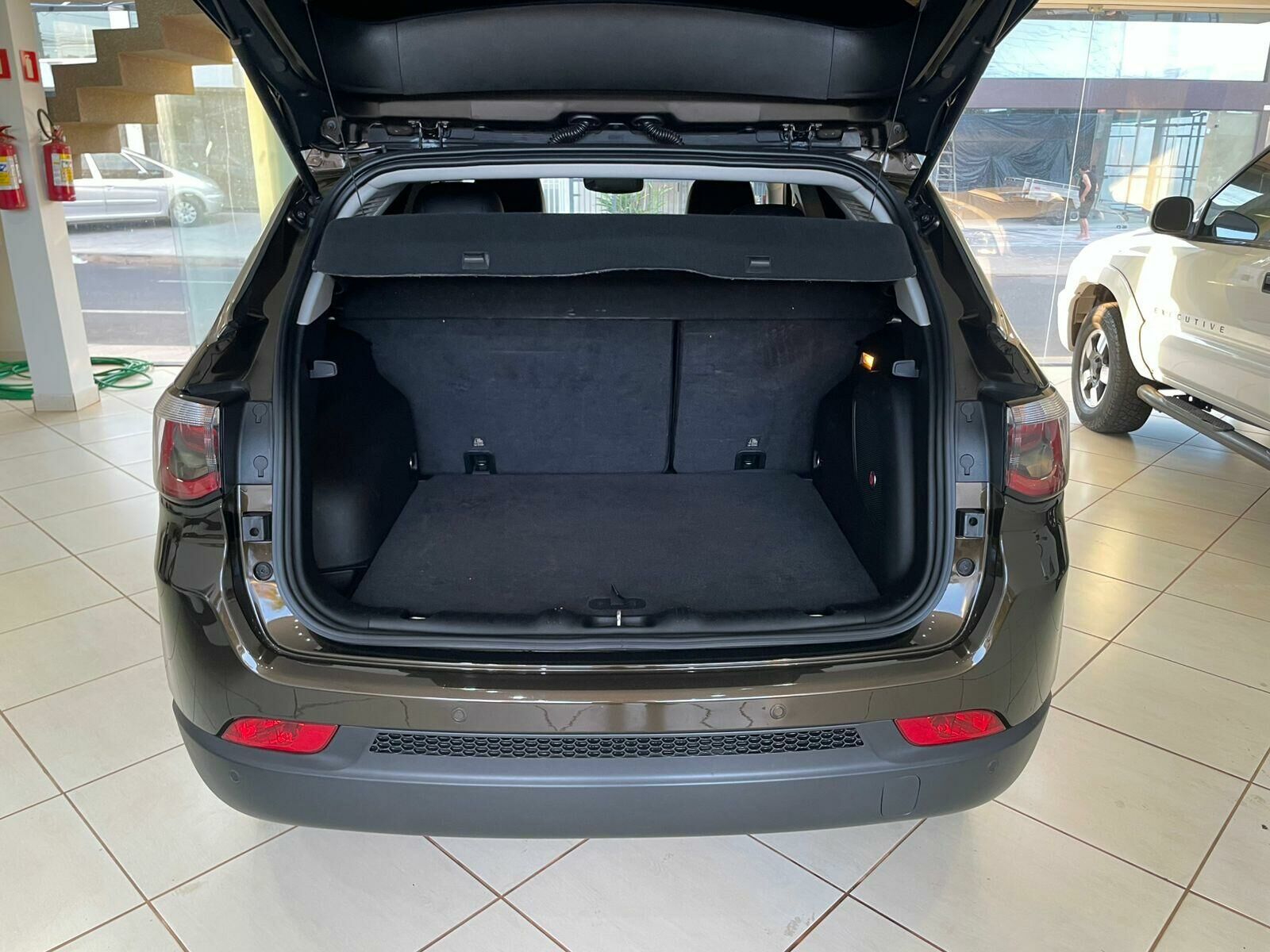 Imagem do veículo  JEEP COMPASS LONGITUDE 2.0